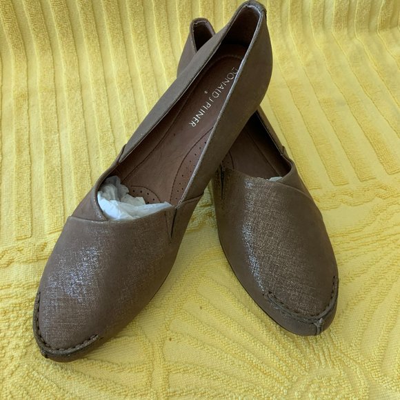Womens Donald Pliner Bronze Metallic Flats Size 8.5 - Picture 6 of 15